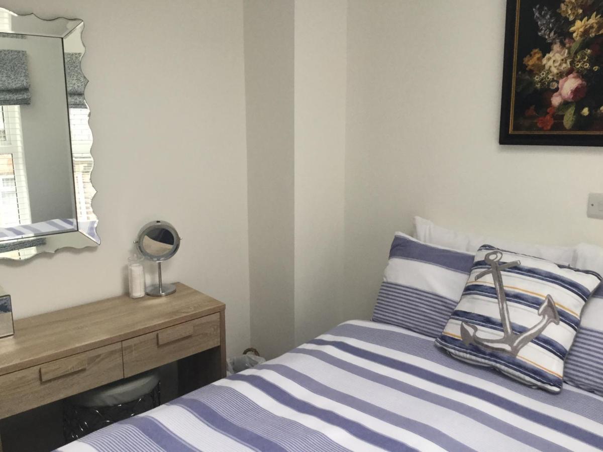Open Plan Townhouse Caernarfon Exterior foto